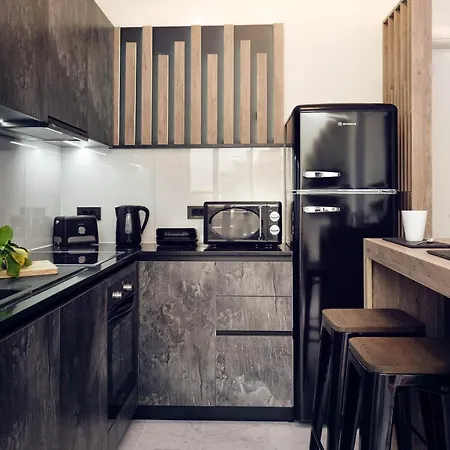 Savvas & Joanna Boutique Laganas