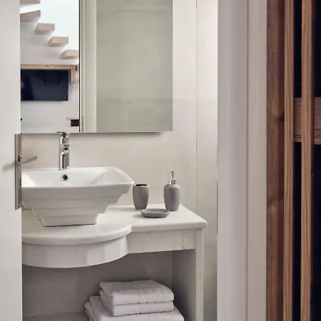 Savvas & Joanna Boutique *