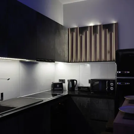 Savvas & Joanna Boutique