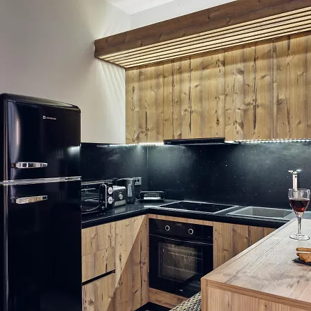 Savvas & Joanna Boutique *