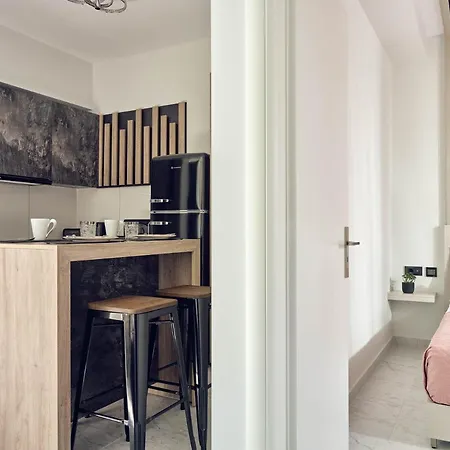 Savvas & Joanna Boutique *