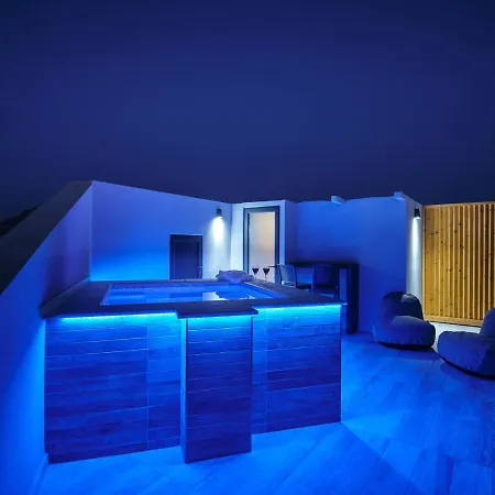 Savvas & Joanna Boutique Apartament *