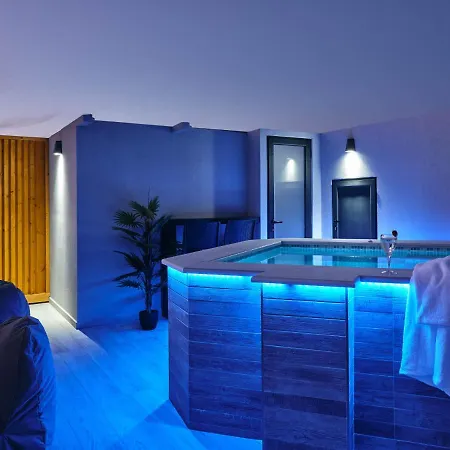 Savvas & Joanna Boutique Apartament *
