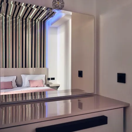 Savvas & Joanna Boutique Apartament *