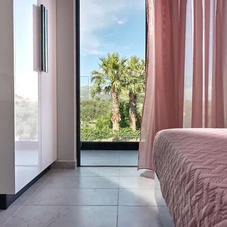 Savvas & Joanna Boutique Laganas