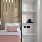 Savvas & Joanna Boutique Apartament *
