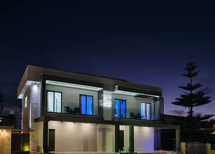 Savvas & Joanna Boutique